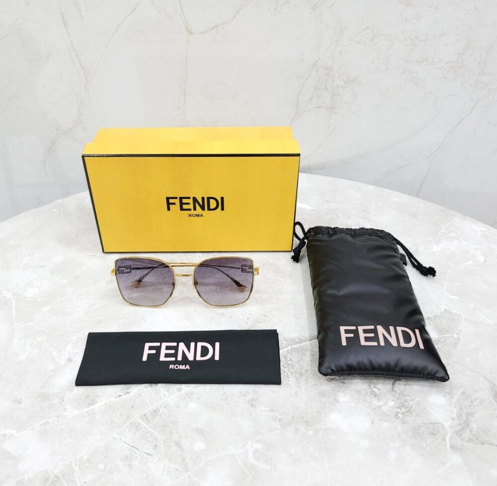 [럭스유] 펜디 FF 스퀘어 선글라스 FE40013U