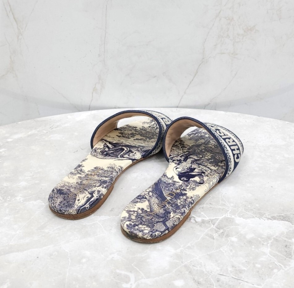 [럭스유] 37.5 / 디올 디웨이 뮬 슬리퍼 딥블루 KCQ209TJE