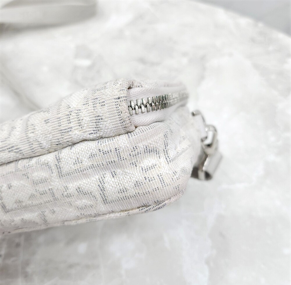 [럭스유] 디올 화이트 자카드 스트랩 지퍼 파우치 크로스백 20BBC119YSE