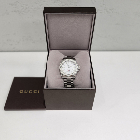 구찌 다이브 쿼츠 40mm 메탈 남성시계 YA136302