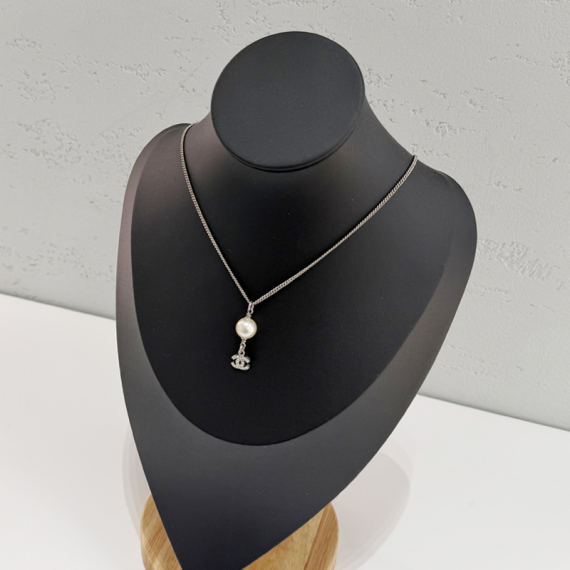 샤넬 CC로고 진주 장식 목걸이