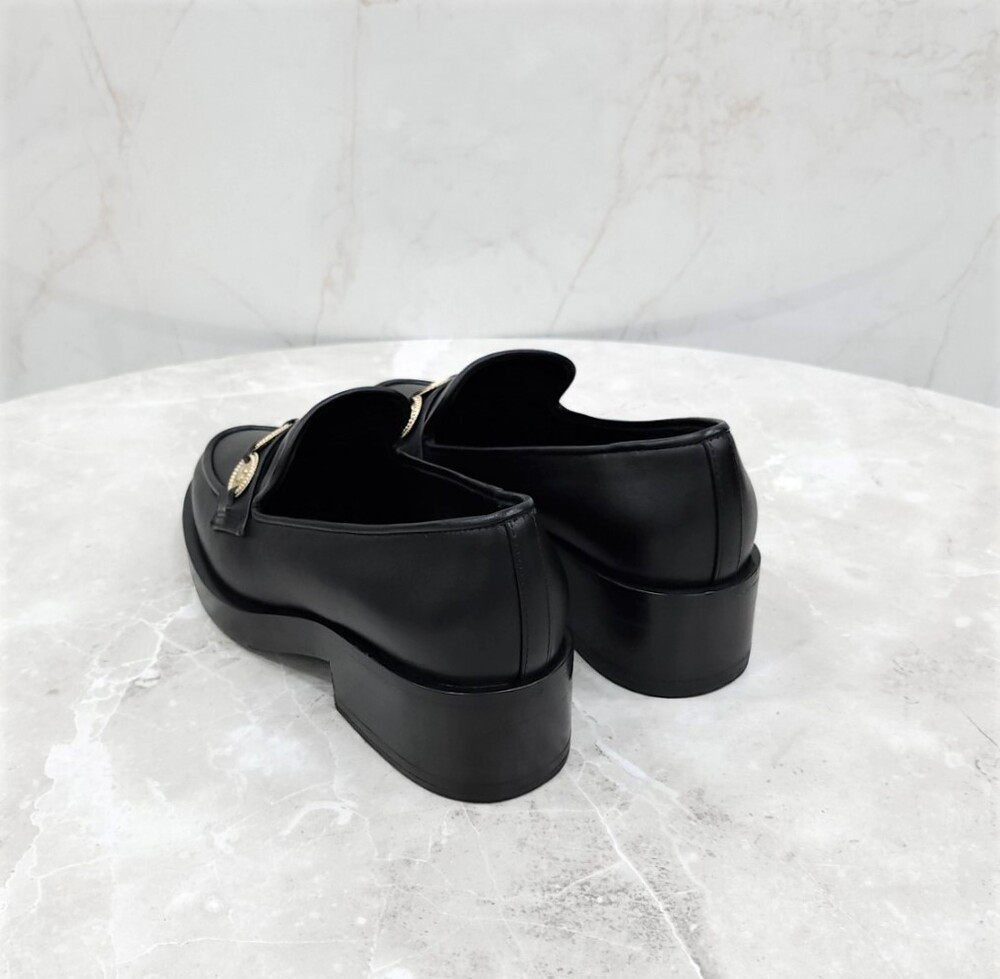 [럭스유] 35.5 / 샤넬 메달리온 코인 레더 로퍼