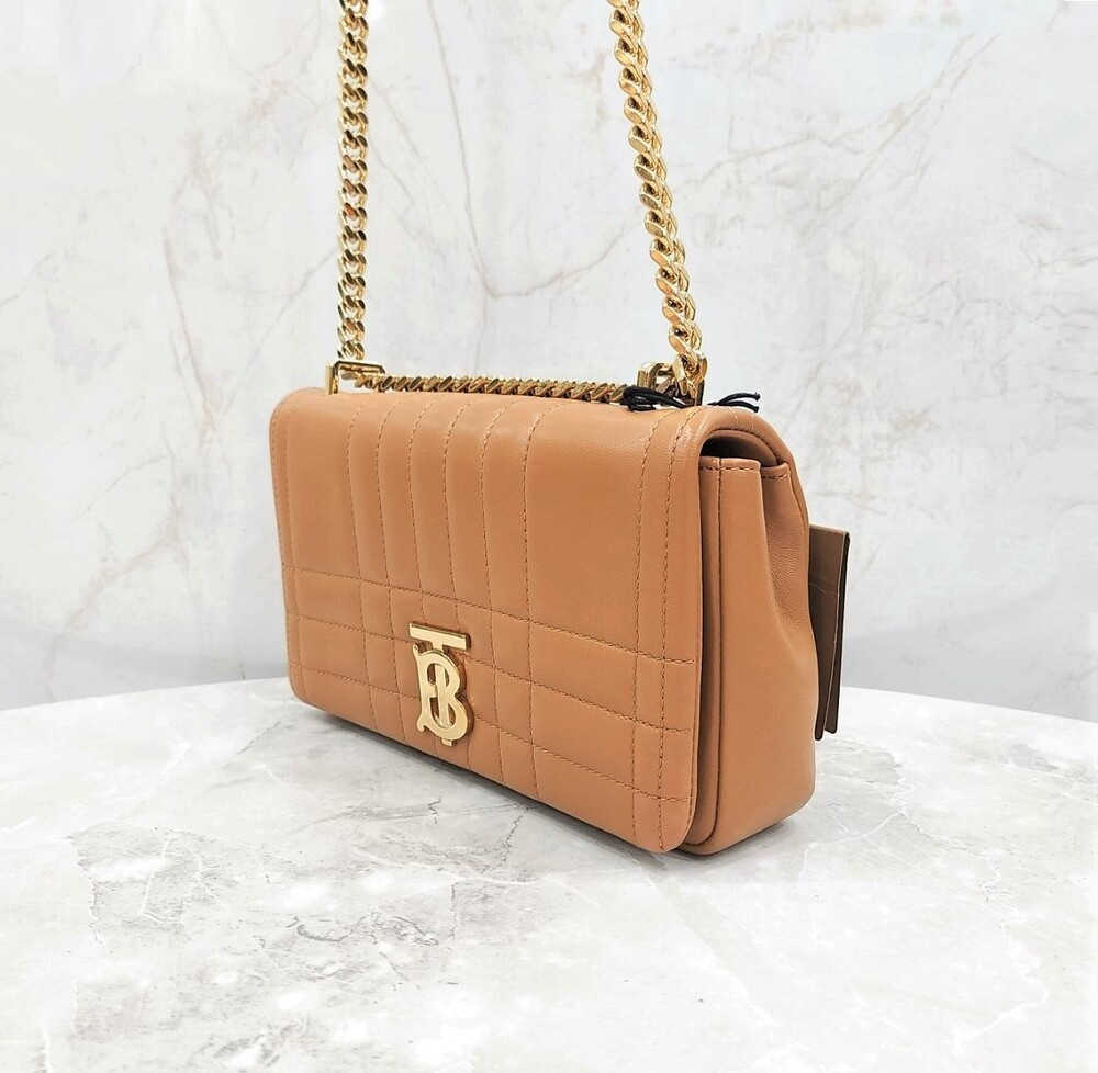 [럭스유] 버버리 TB 퀄팅 램스킨 롤라 체인백 8059514