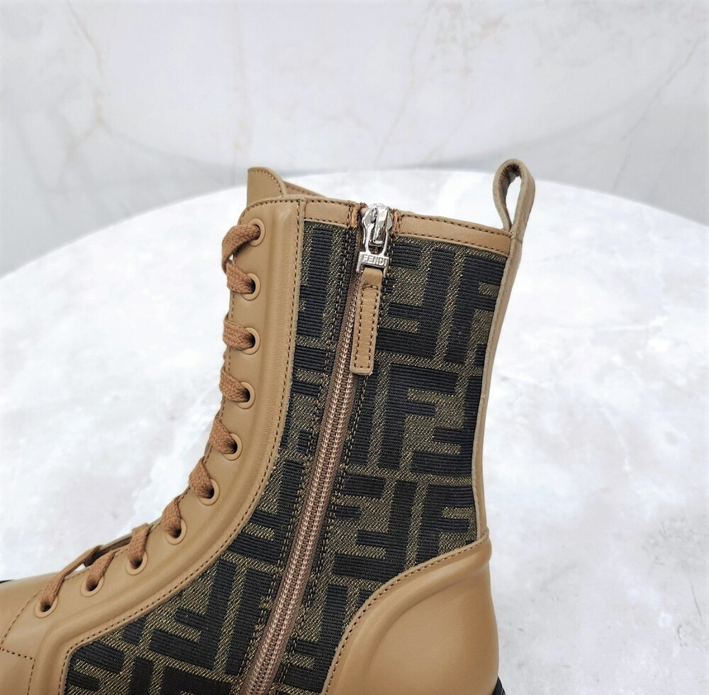 [럭스유] (새상품) 37 / 펜디 FF 자카드 도미노 플랫 부츠 8T8353