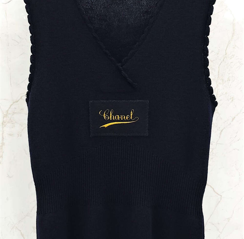 [럭스유] 34 / 샤넬 24FW 프리컬렉션 울 슬리브리스 탑 P78388