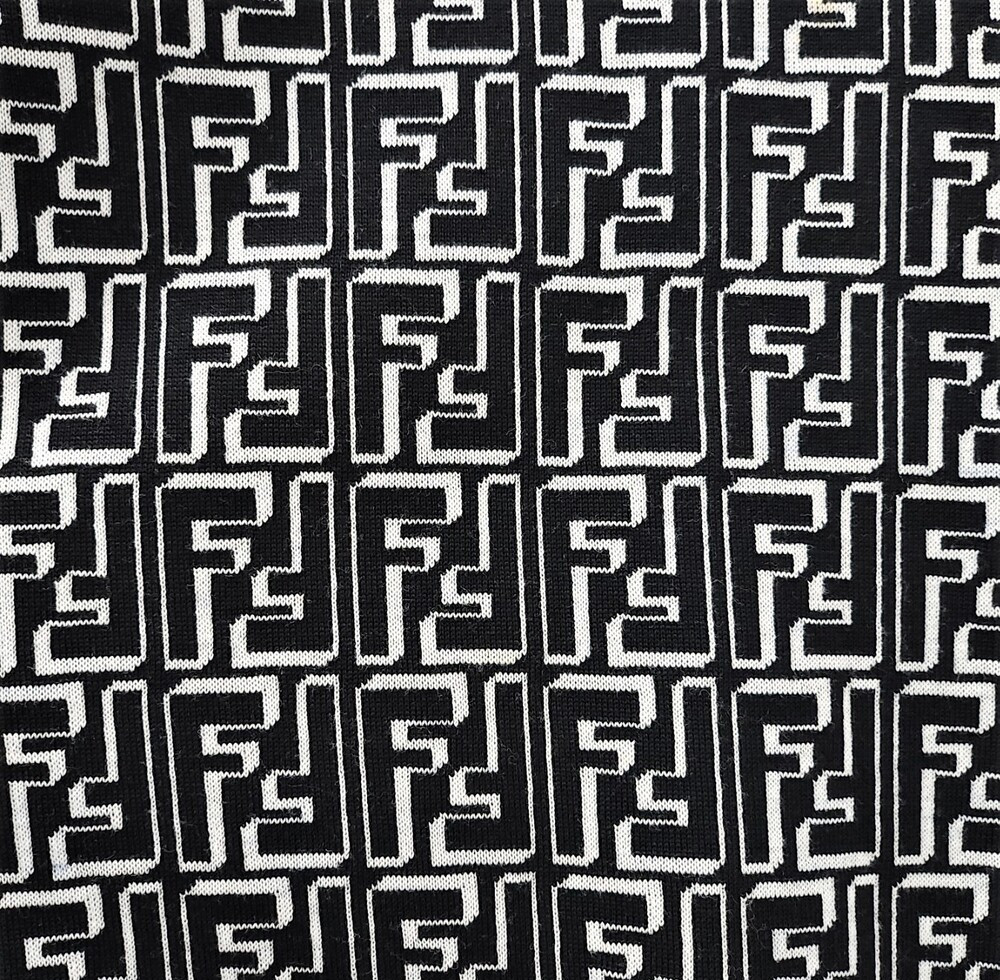 [럭스유] 52 / 펜디 FF 로고 라운드 울 니트 블랙 FZX009