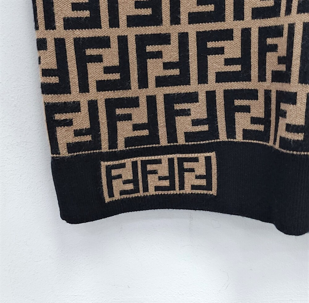 [럭스유] 36 / 펜디 FF 모티프 패브릭 스웨터 니트