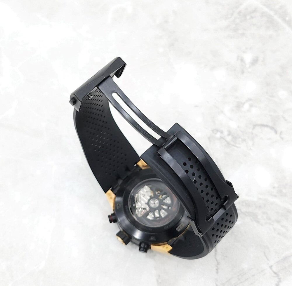 [럭스유] 태그호이어 까레라 호이어 01 스켈레톤 시계 45mm 티타늄 골드