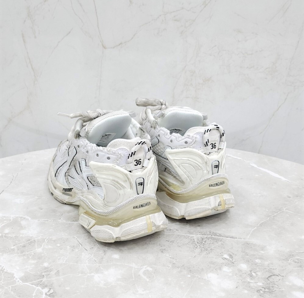 [럭스유] 36 / 발렌시아가 화이트 러너 스니커즈 772767