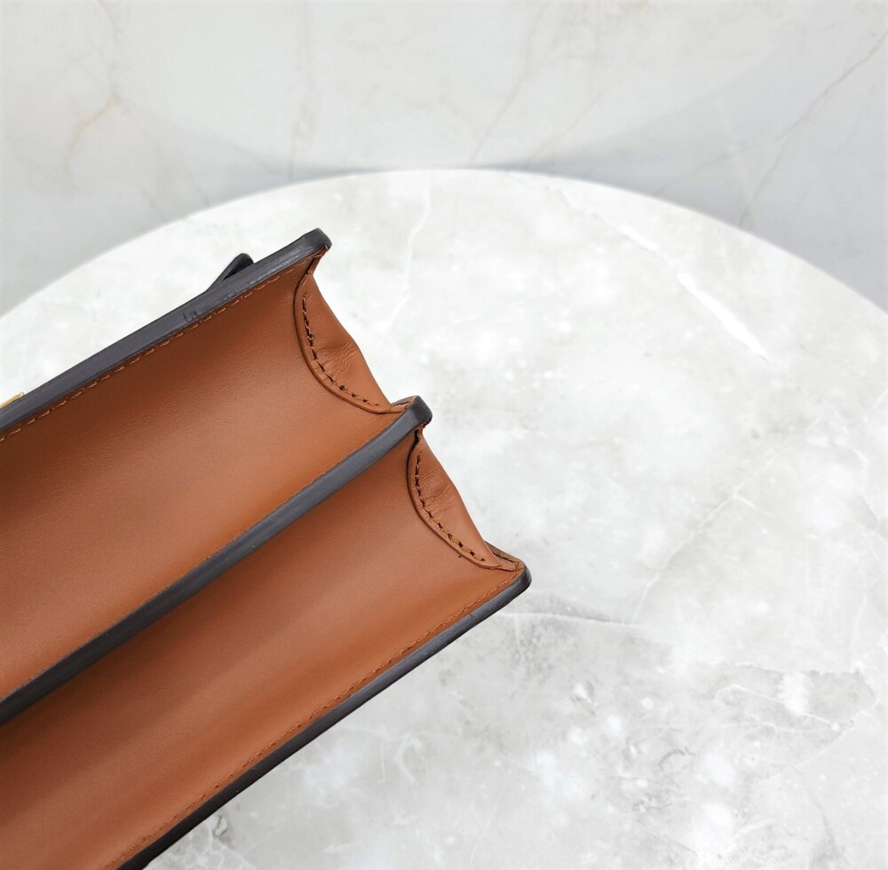 [럭스유] 루이비통 모노그램 도핀 MM 리버스 숄더백 M44391