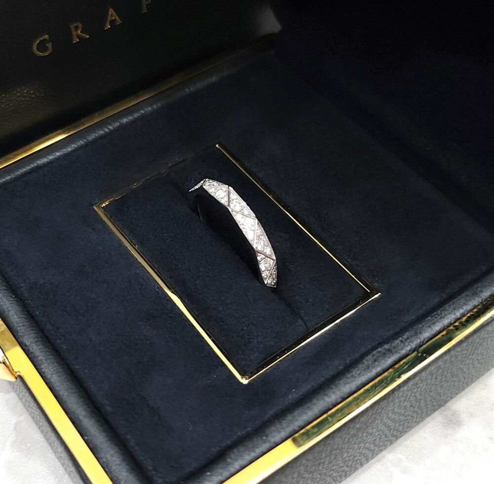 [럭스유] 그라프 로렌스 그라프 시그니처 다이아몬드 밴드 링 52호