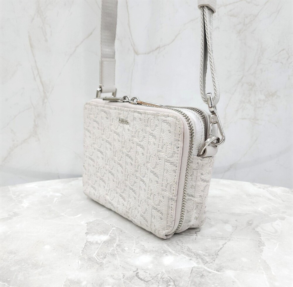 [럭스유] 디올 화이트 자카드 스트랩 지퍼 파우치 크로스백 20BBC119YSE