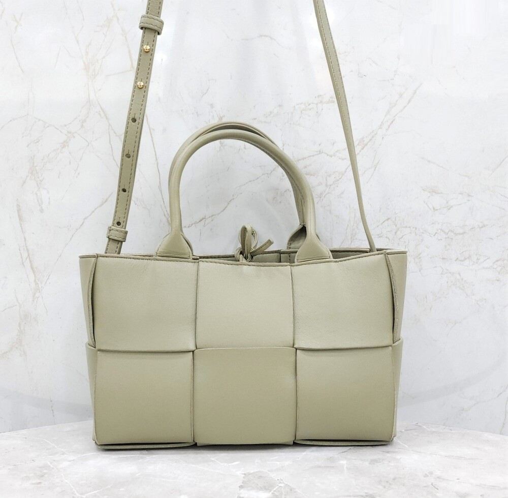 [럭스유] 보테가베네타 인트레치아토 아르코 스몰 백 652867