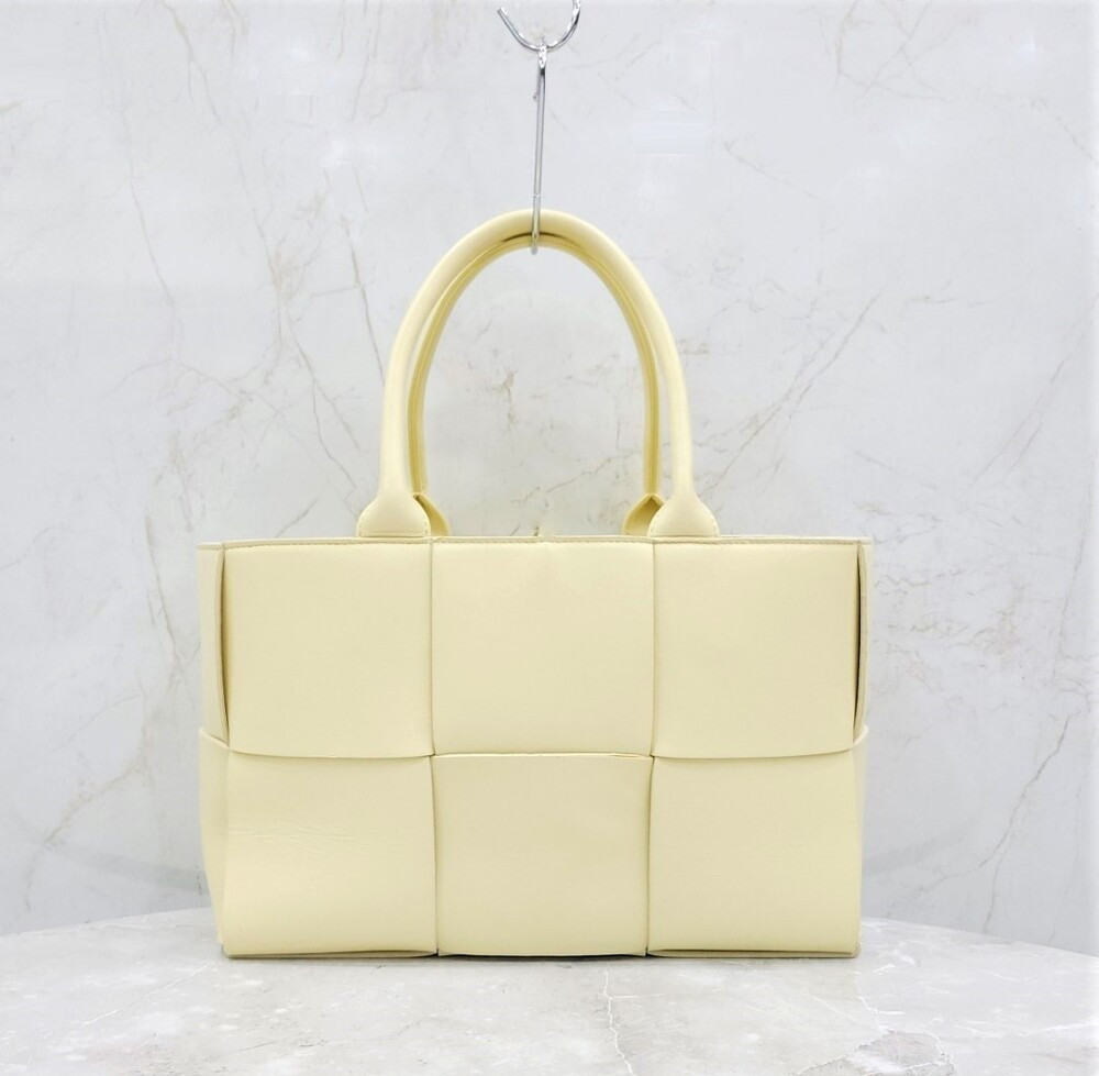 [럭스유] 보테가베네타 인트레치아토 미디엄 아르코 토트백