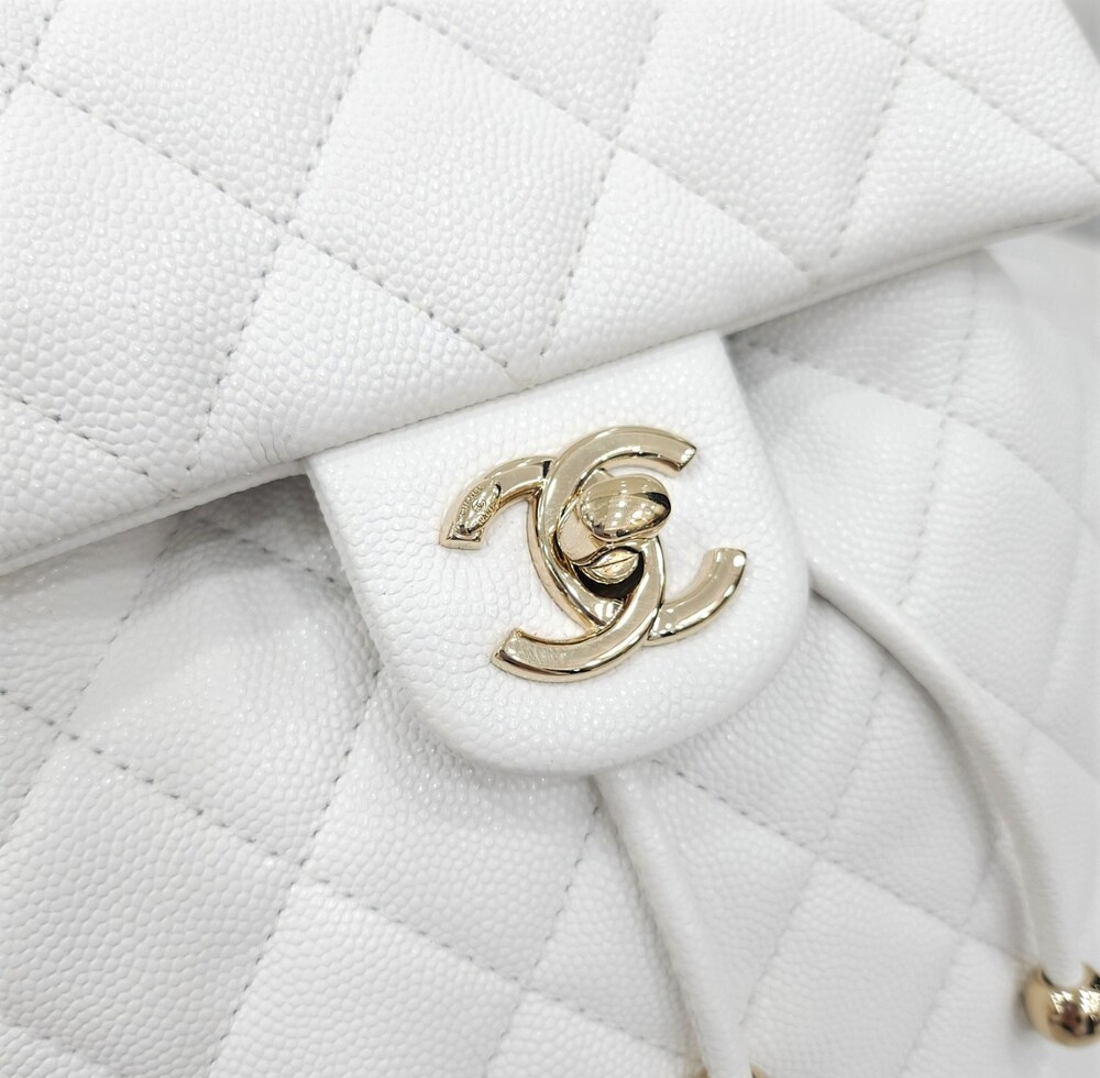 [럭스유] (새상품) 샤넬 화이트 어반스피릿 백팩 스몰 캐비어 AS4058