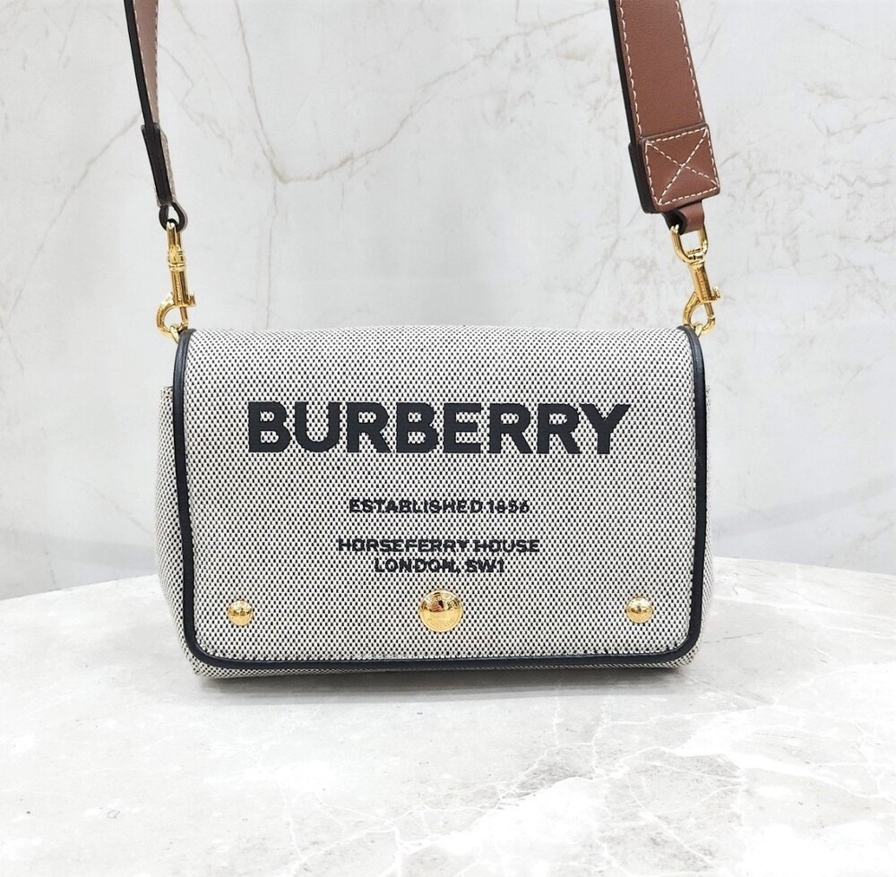[럭스유] 버버리 호스페리 크로스백 8041833