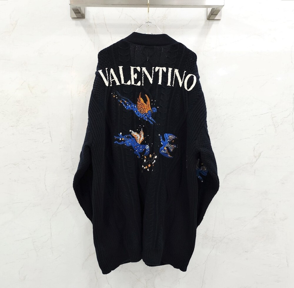 [럭스유] XL / 발렌티노 백 로고 자수 애니멀 가디건