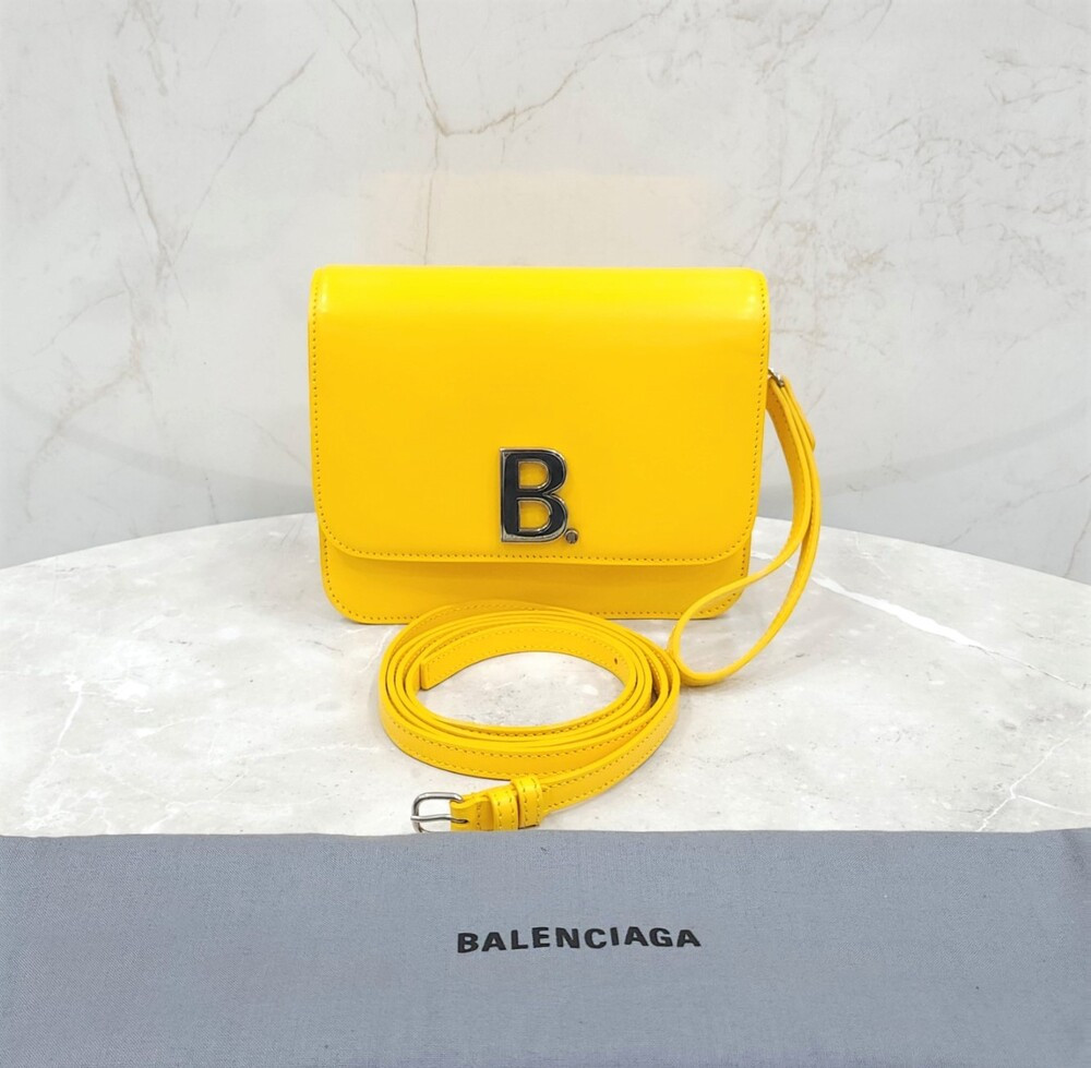 [럭스유] (새상품) 발렌시아가 옐로우 B 로고 스몰 숄더백