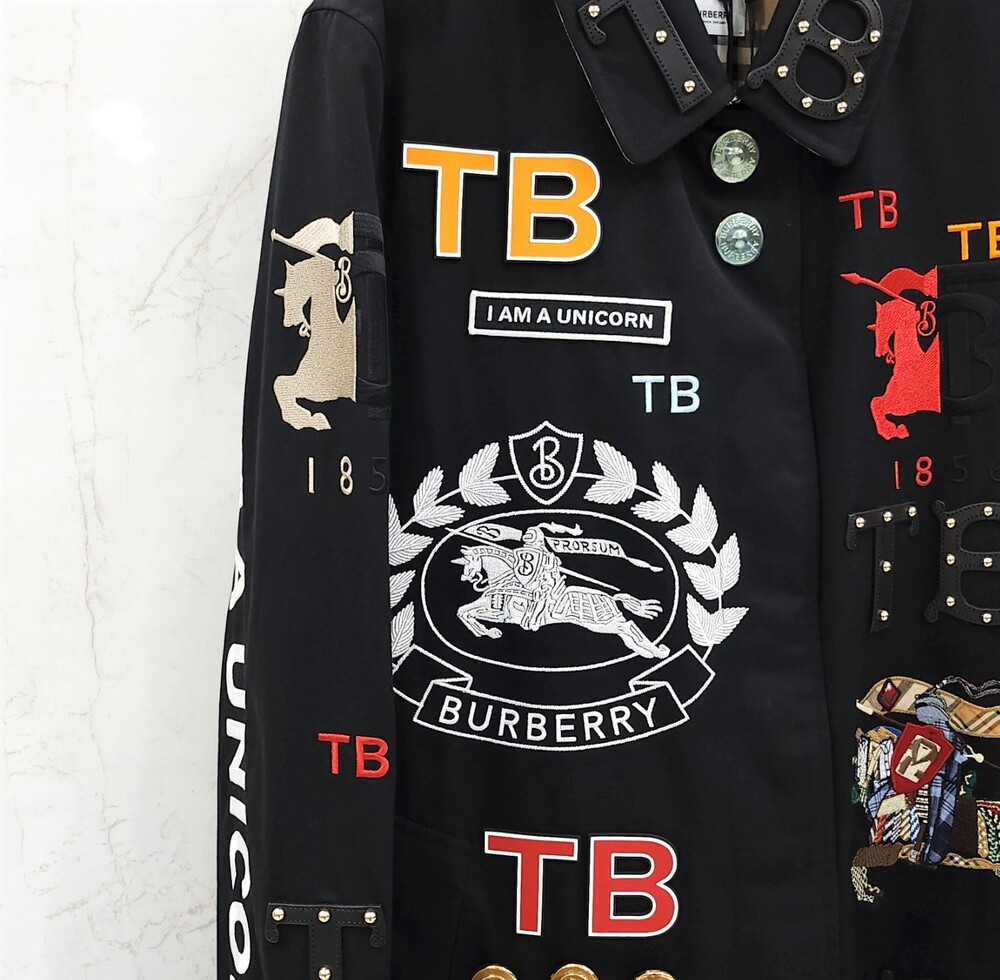 [럭스유] (새상품) 40 / 버버리 한정판 TB 스터드 멀티 자수 트렌치 코트