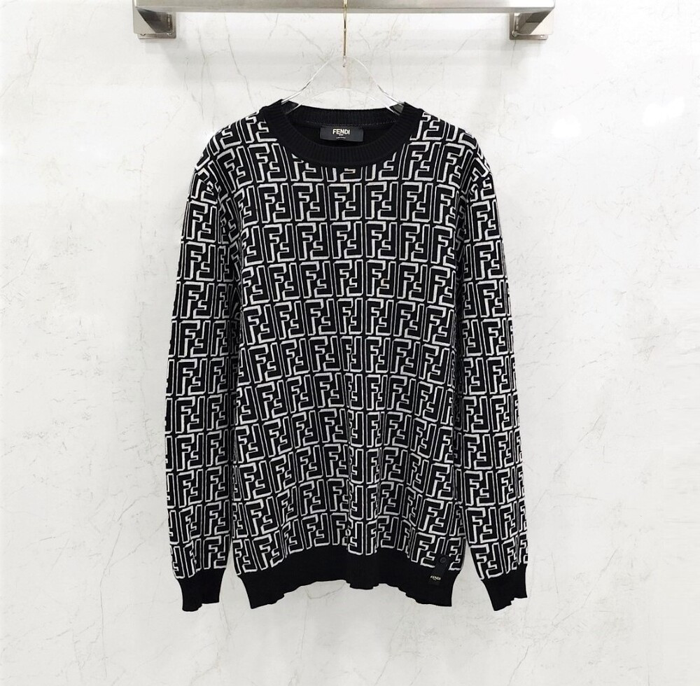 [럭스유] 52 / 펜디 FF 로고 라운드 울 니트 블랙 FZX009