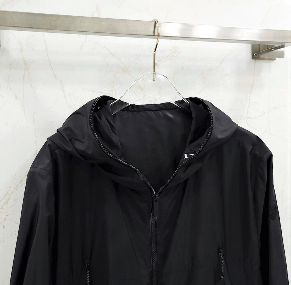 [럭스유] 3 / 몽클레어 로고 후드 바람막이 자켓
