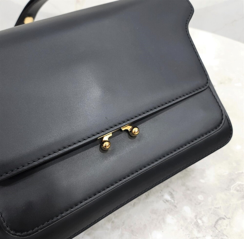 [럭스유] 마르니 블랙 레더 트렁크 숄더백