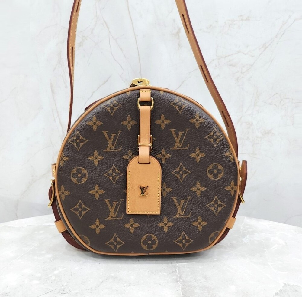 [럭스유] 루이비통 부아뜨 샤포 수플 모노그램 크로스백 MM M45647