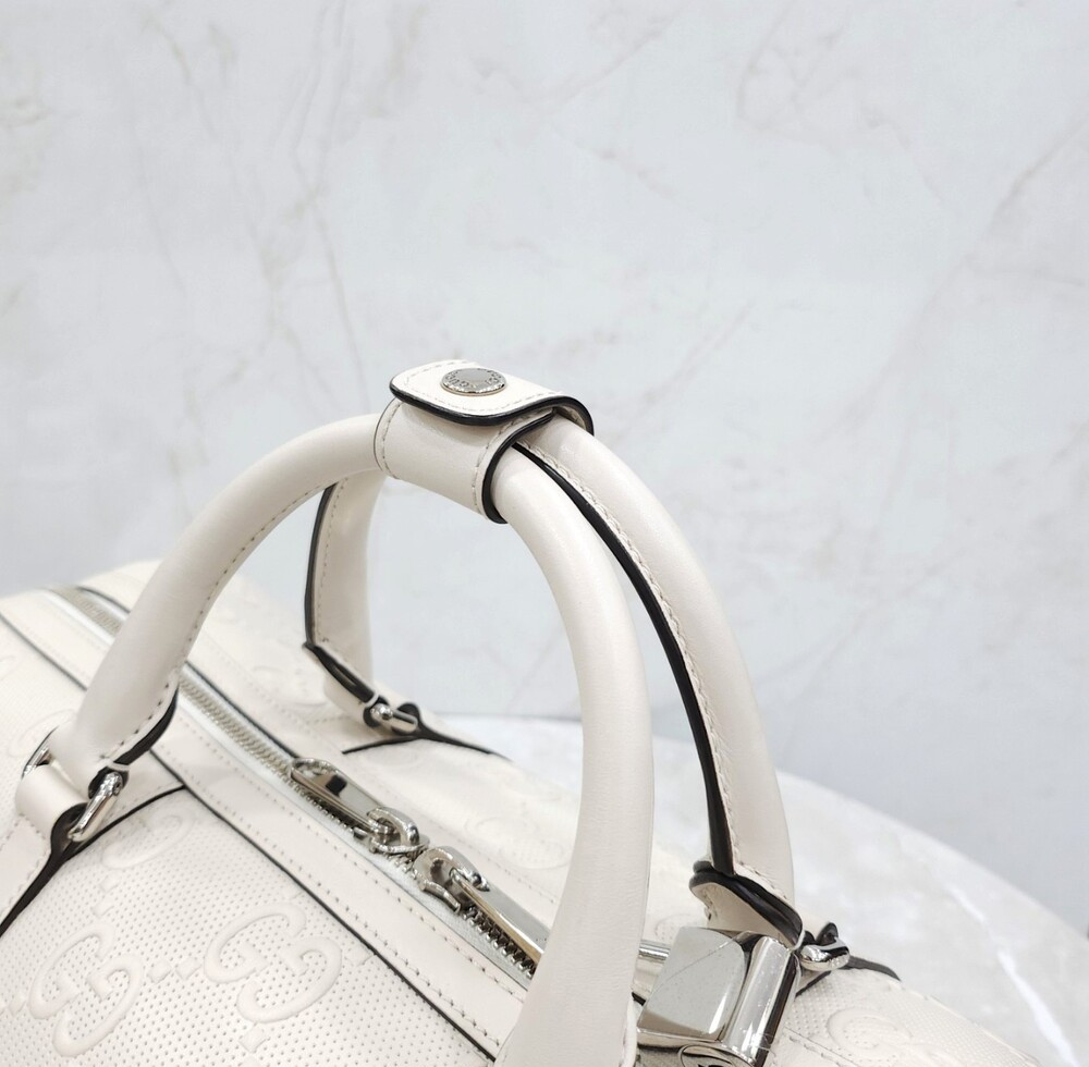 [럭스유] 구찌 GG 엠보스드 트래블 크로스 더플백 625768