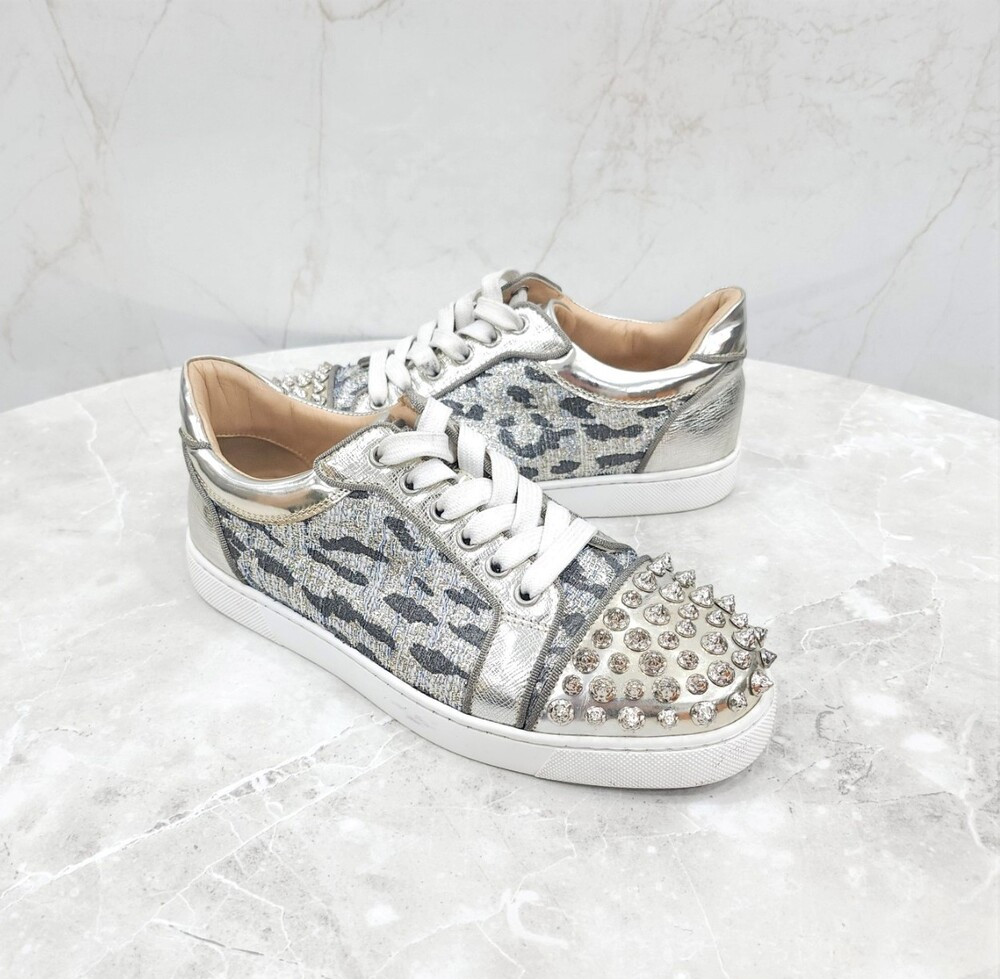 [럭스유] 37.5 / 크리스찬루부탱 실버 주니어 스파이크 스니커즈