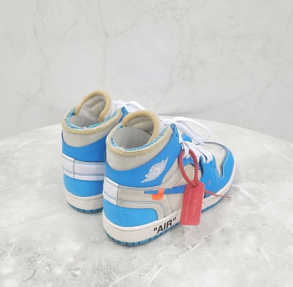 [럭스유] 250 / 나이키 조던1 X 오프화이트 레트로 하이 UNC 파우더블루