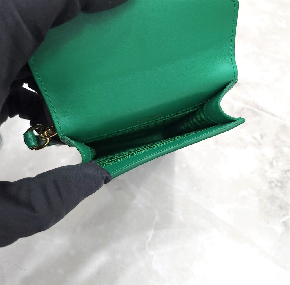 [럭스유] 프라다 그린 폰파우치 레더 미니백