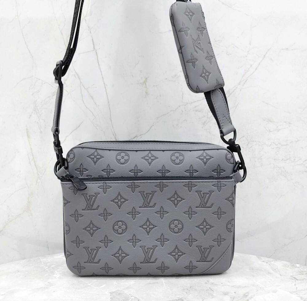 [럭스유] 루이비통 쉐도우 모노그램 트리오 메신저백 M46603