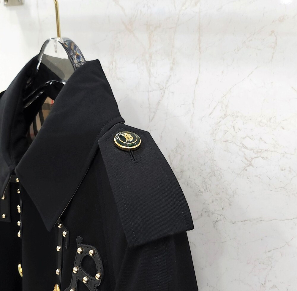 [럭스유] (새상품) 38 / 버버리 한정판 TB 스터드 레더 자수 트렌치 코트