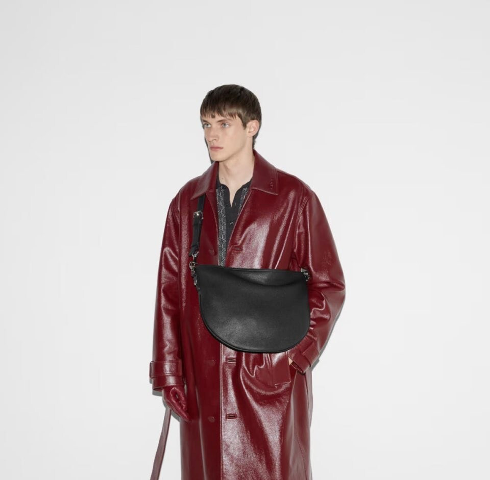 [럭스유] (새상품) 구찌 B 스몰 레더 숄더백 블랙 801887