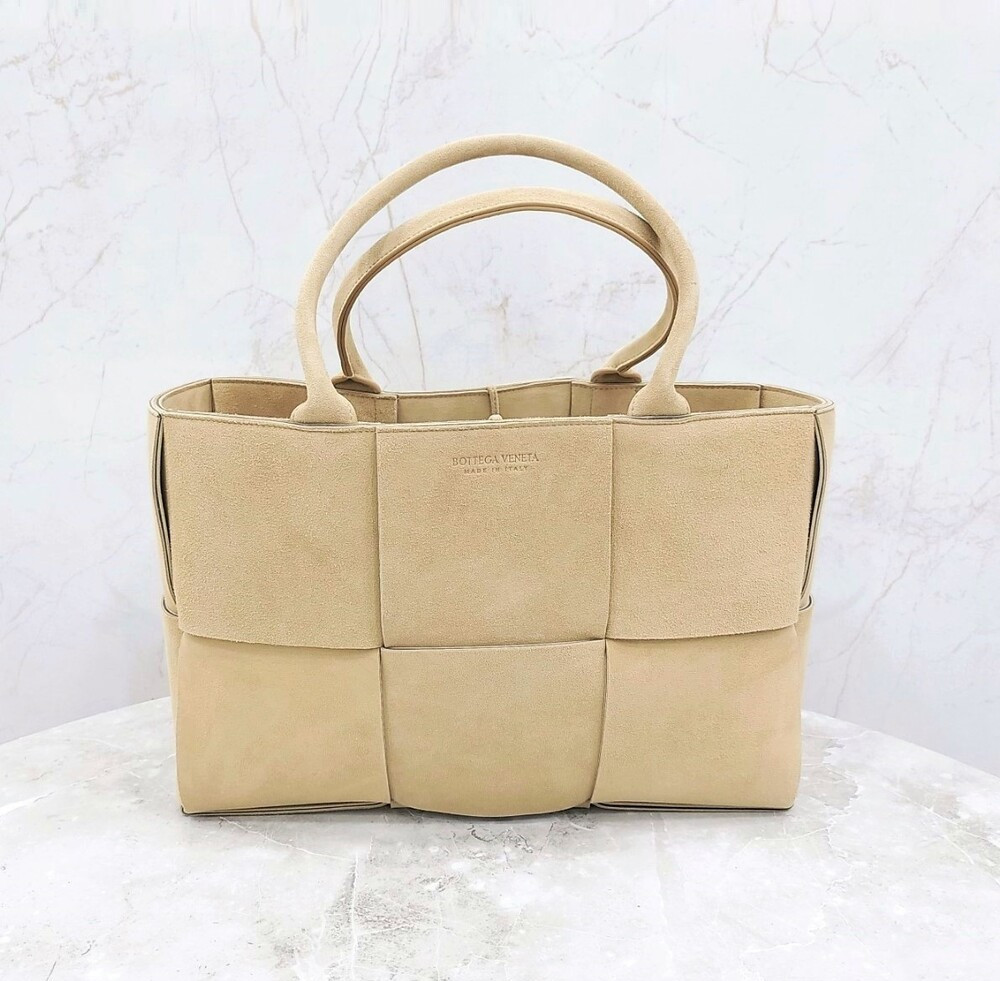 [럭스유] 보테가베네타 스웨이드 아르코 미디엄 토트백 609175