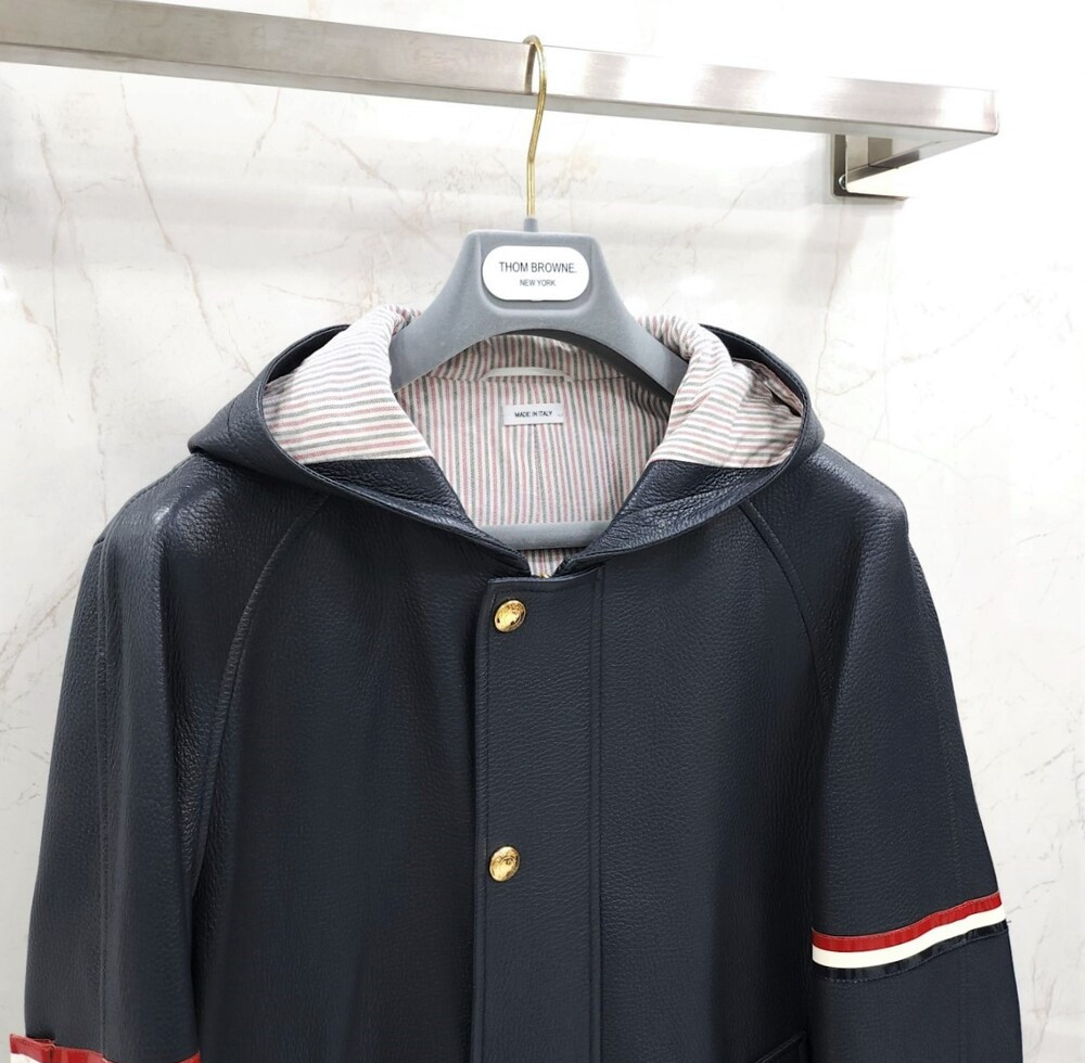 [럭스유] 0 / 톰브라운 레더 암밴드 후드 자켓