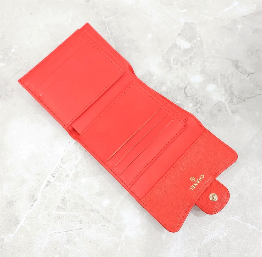 [럭스유] 샤넬 클래식 반지갑 금장 캐비어 AP0231