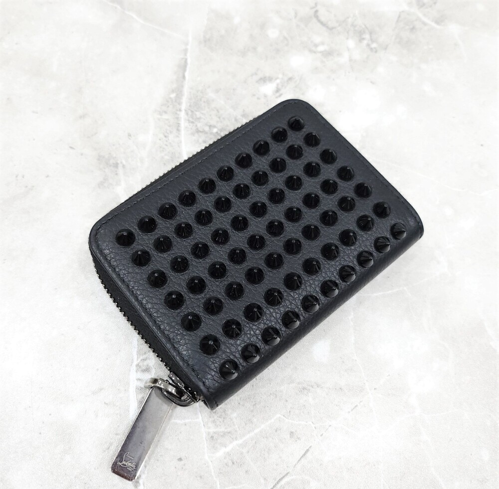 [럭스유] 크리스찬루부탱 블랙 스파이크 지퍼 카드지갑