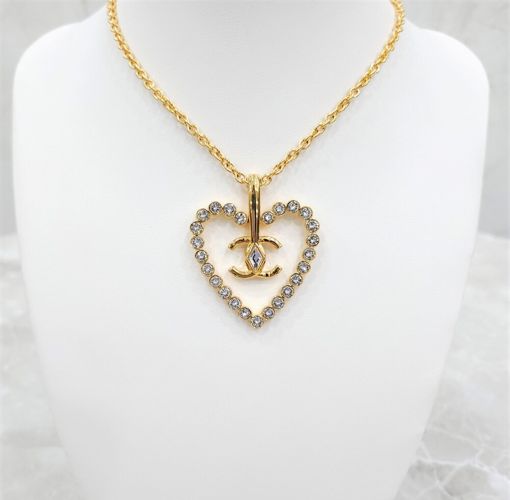 [럭스유] (새상품) 샤넬 CC로고 크리스탈 하트 목걸이 AB9922