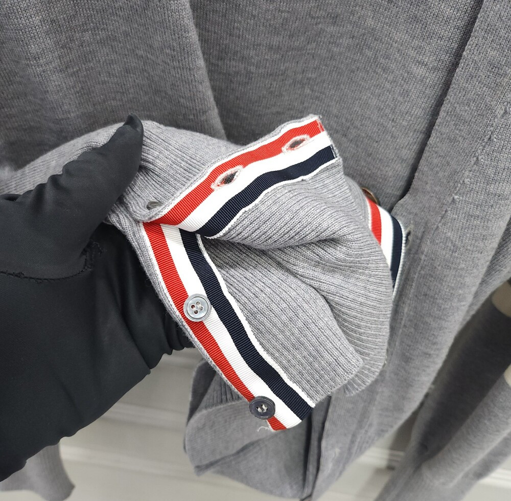 [럭스유] 2 / 톰브라운 사선완장 메리노울 베스트 니트 가디건