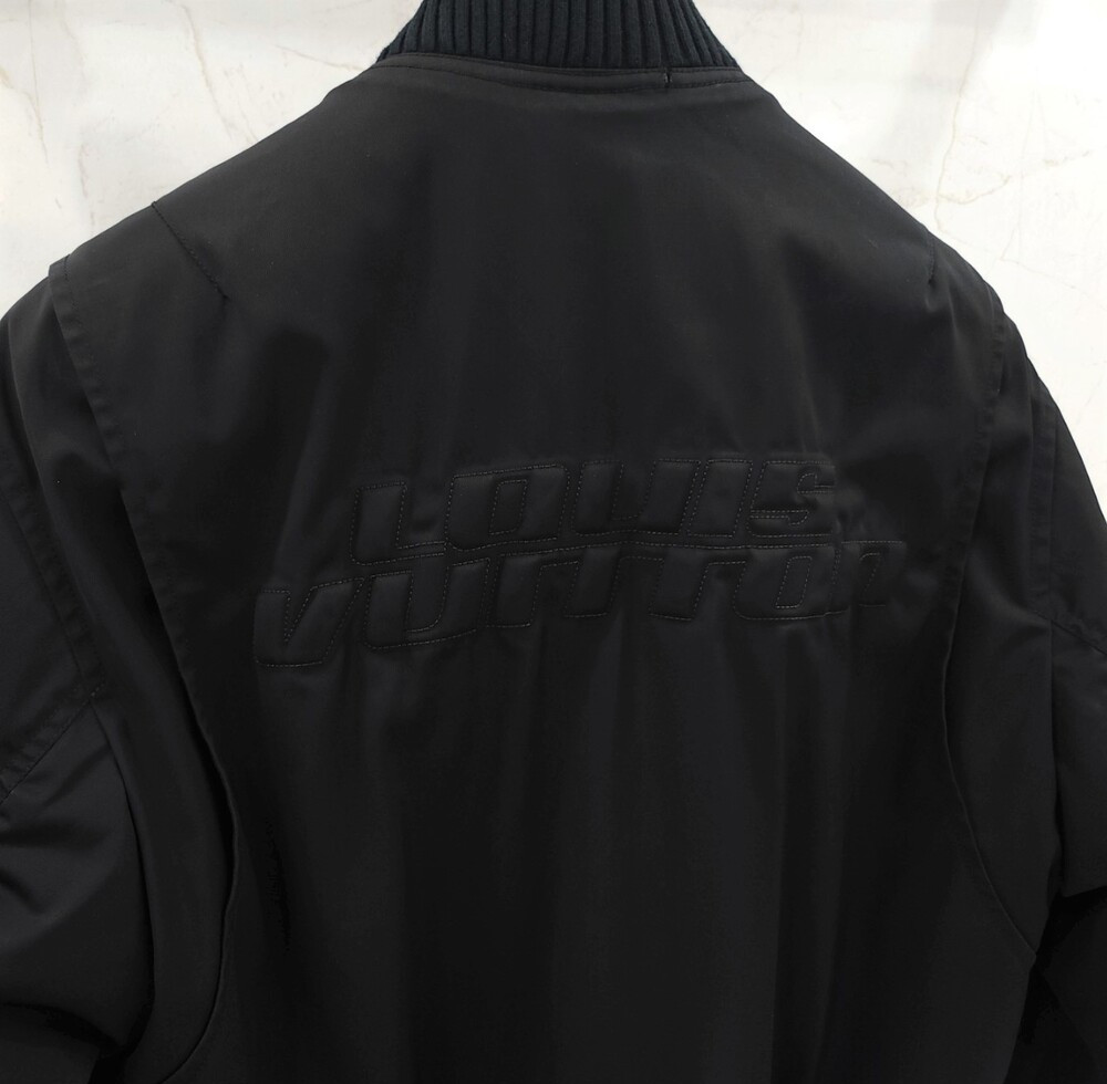 [럭스유] 48 / 루이비통 LV 모노그램 리버서블 보머 자켓