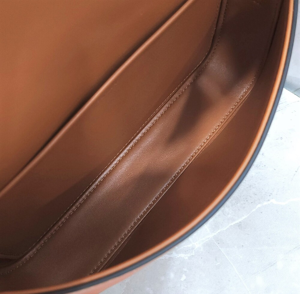 [럭스유] 셀린느 클로드 숄더백 내추럴 카프스킨 194143BFN.04LU