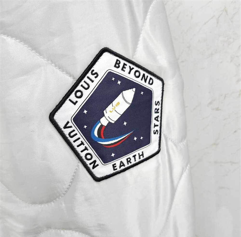 [럭스유] (새상품) 54 / 루이비통 실버 스페이스 패치 블루종 퀄팅 자켓