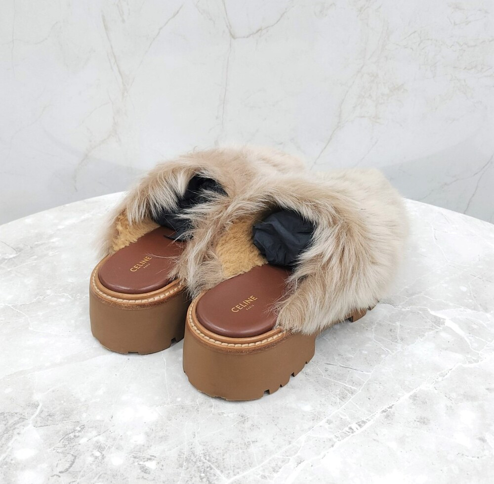 [럭스유] 41 / 셀린느 트리오페 벌키 클로즈 양털 뮬