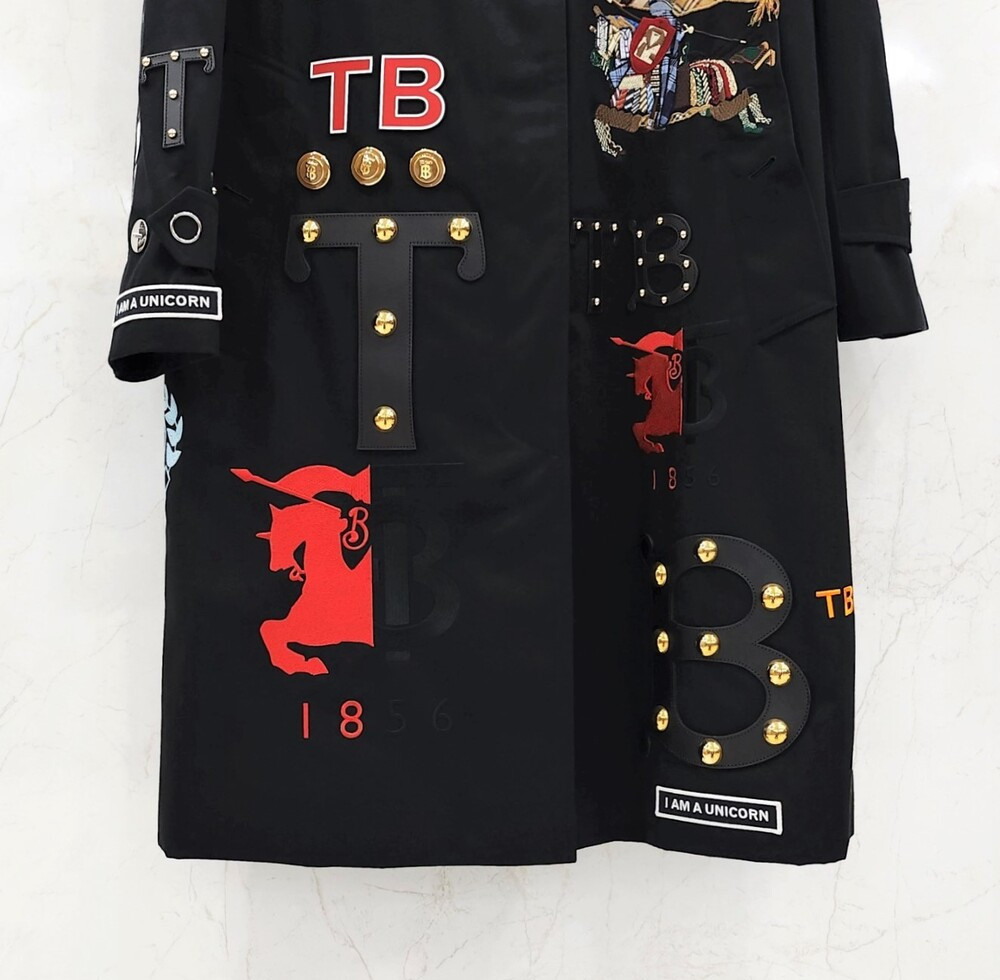 [럭스유] (새상품) 40 / 버버리 한정판 TB 스터드 멀티 자수 트렌치 코트