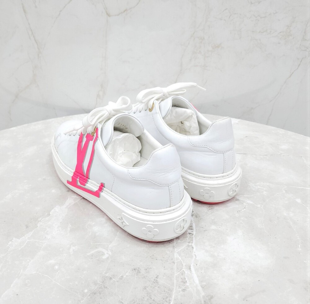 [럭스유] 37.5 / 루이비통 LV 핑크 로고 타임아웃 스니커즈