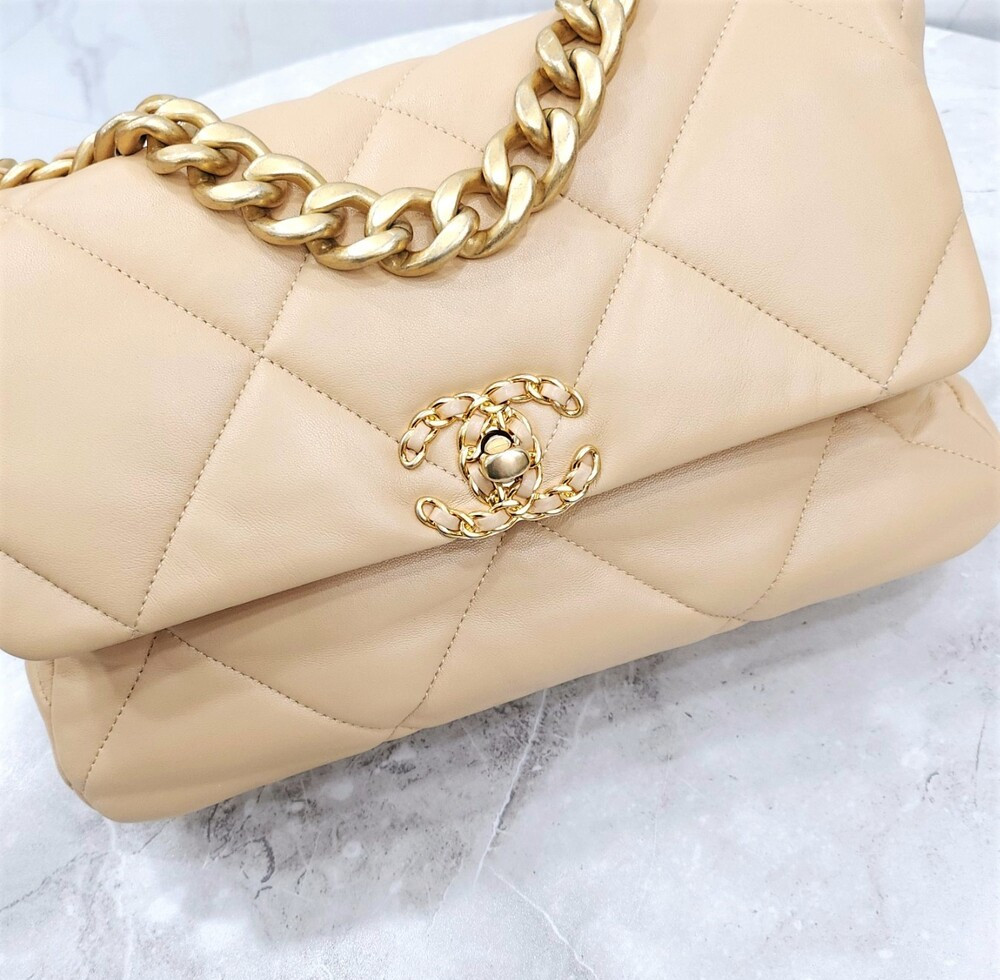 [럭스유] (새상품) 샤넬 19 플랩백 라지 램스킨 베이지 금장 신형내장칩 AS1161