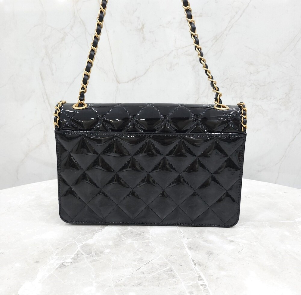 [럭스유] 샤넬 24C 하트 CC로고 페이던트 플랩 체인 숄더백 AS4900