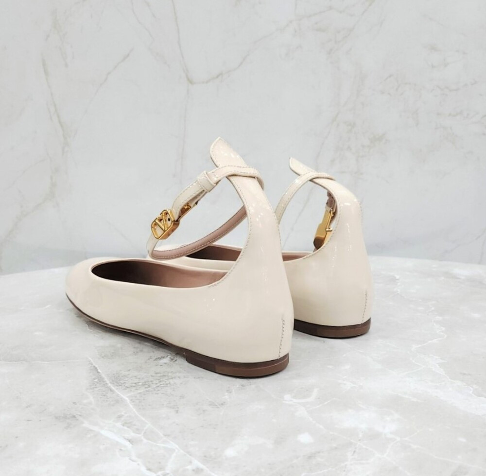 [럭스유] (새상품) 36 / 발렌티노 가라바니 에나멜 플랫 슈즈