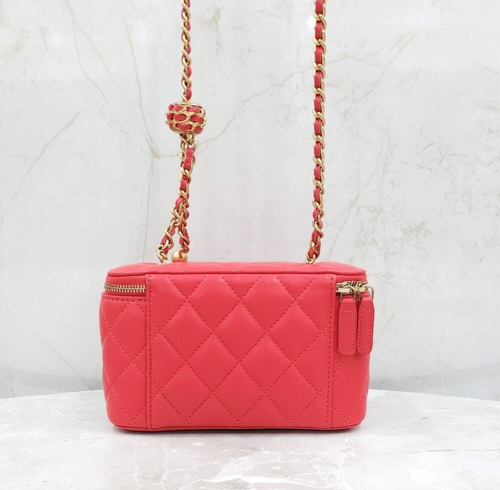 [럭스유] (새상품) 샤넬 직사각 코스메틱 베니티 백 골든볼 32번대